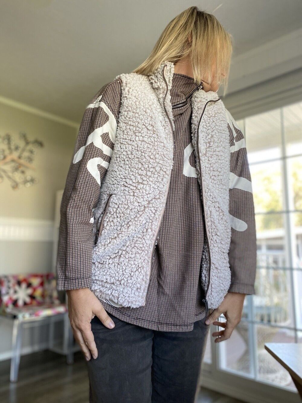 Thread & Supply Women's Size Small Vest jacket Sherpa Winter Beige